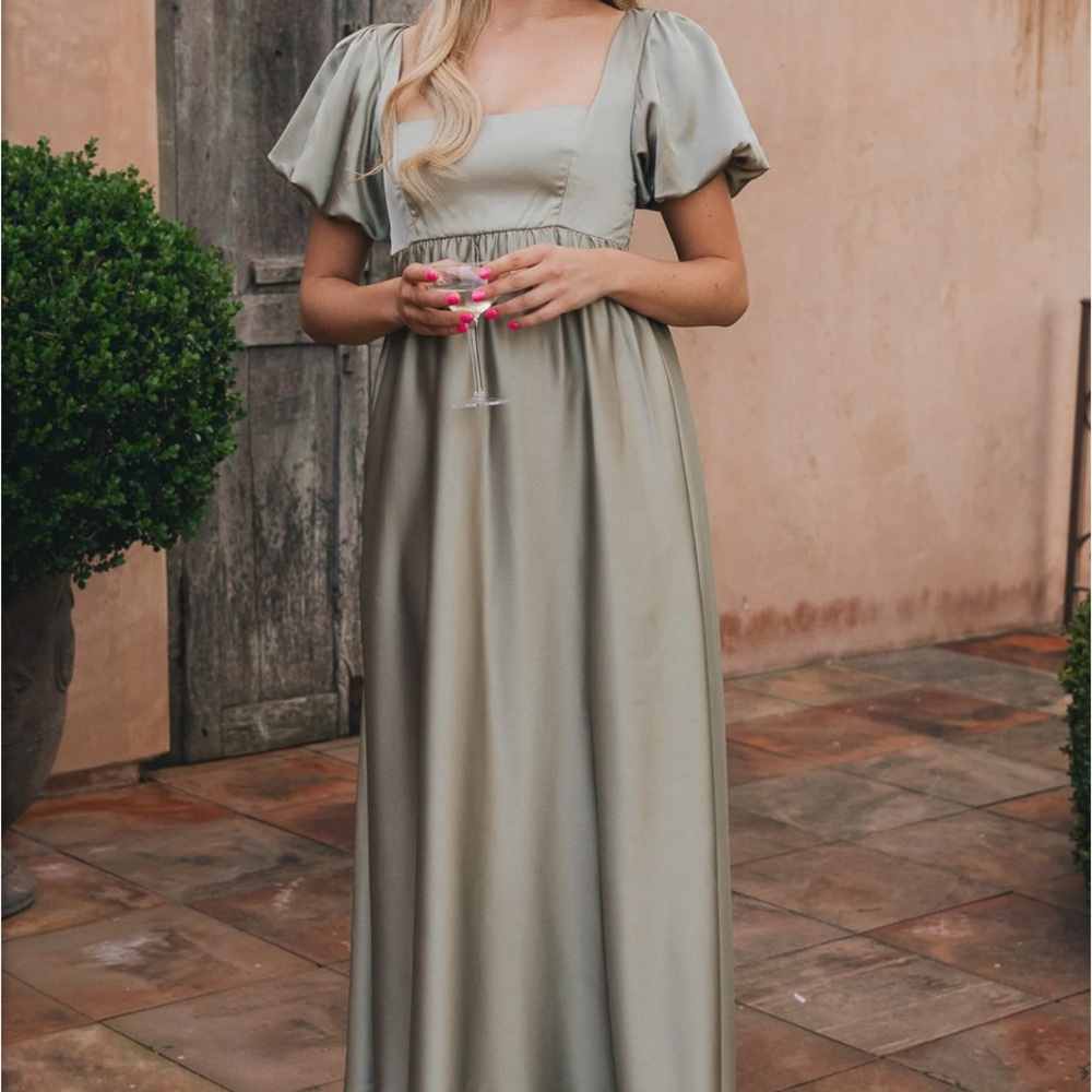 Elegant Sage Green Women's Dress